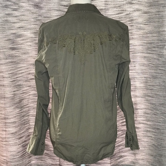 AMERICAN RAG SMALL ARMY GREEN BUTTON DOWN - Picture 2 of 8